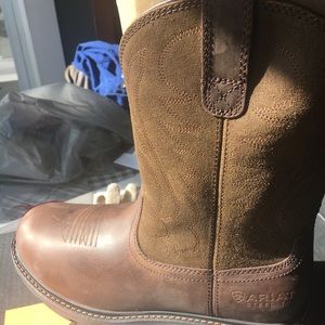 Size 11, men’s Ariat Boots. Steel toe